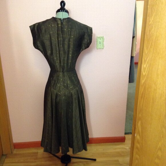 Vintage 1950s Taffeta Brown Cocktail Party Dress with Black Velvet Buttons - Picture 2 of 5